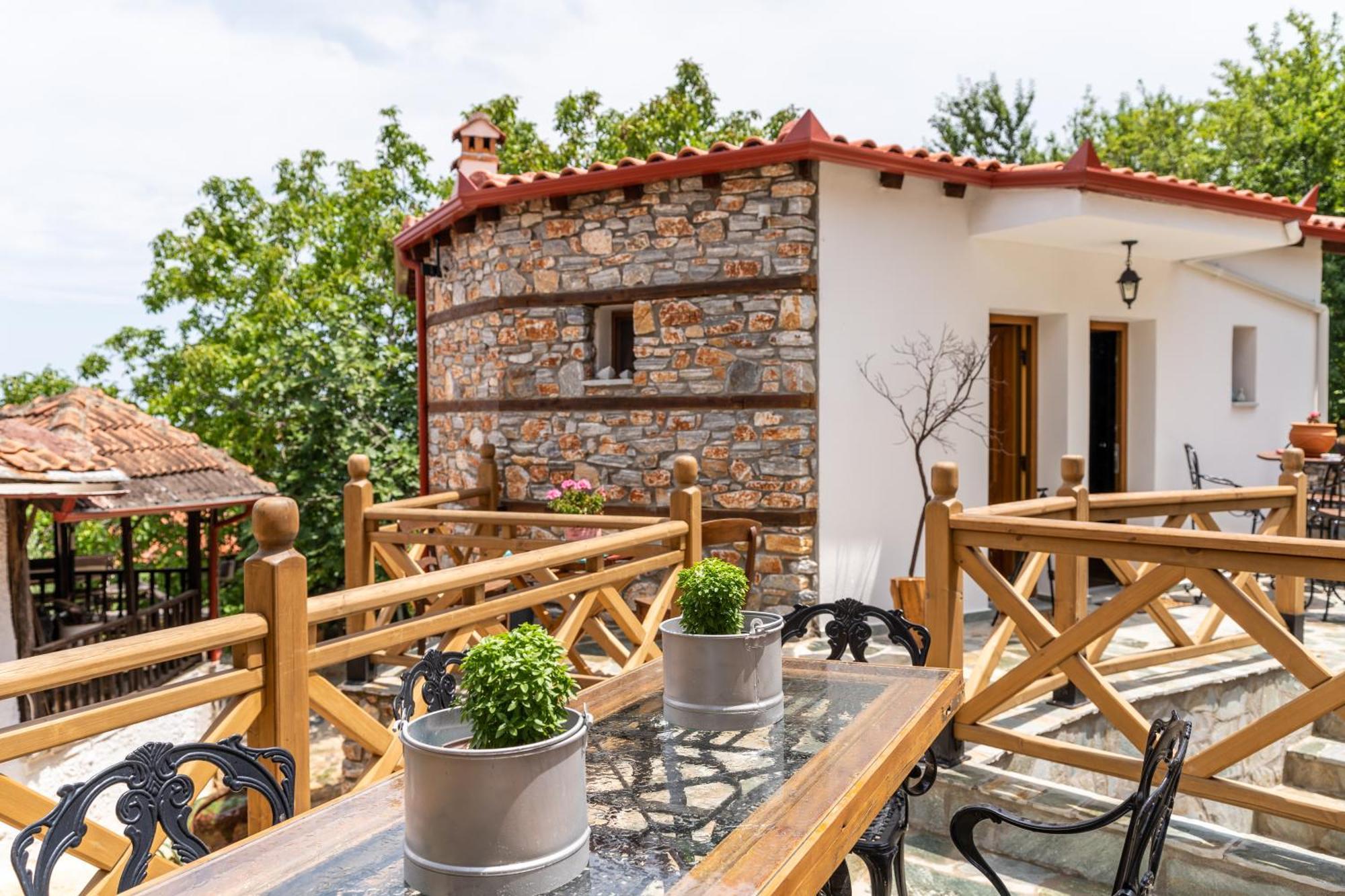 Ξενώνας Τ'Αρχοντικό Палеос-Пантелеймонас Экстерьер фото